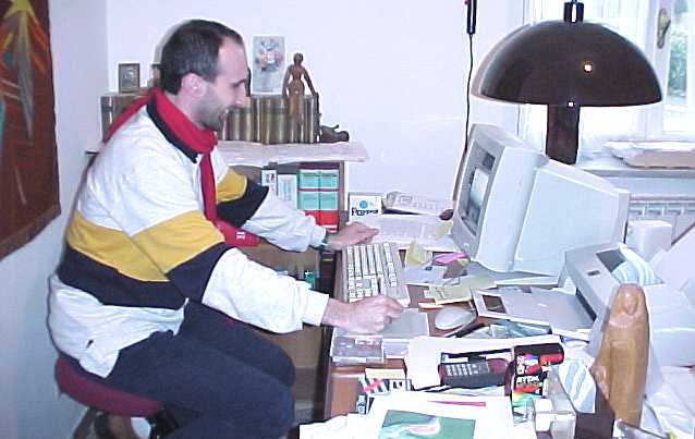 Re.jpg (32305 byte)